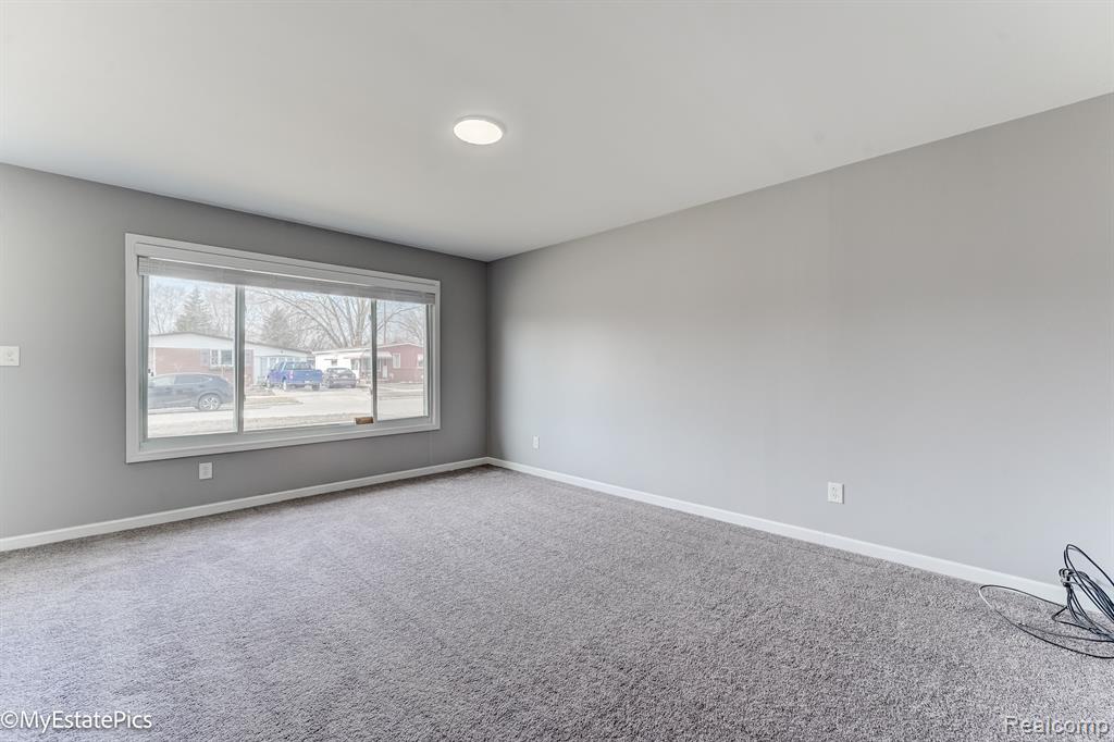 547 S Hawthorne Street Property Photo 16