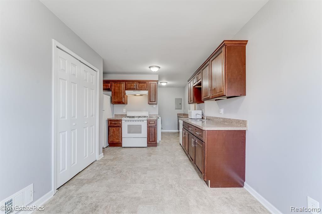 547 S Hawthorne Street Property Photo 18