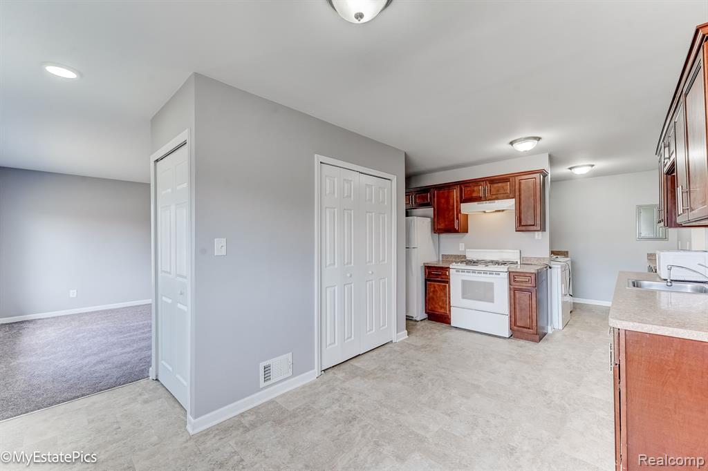 547 S Hawthorne Street Property Photo 19