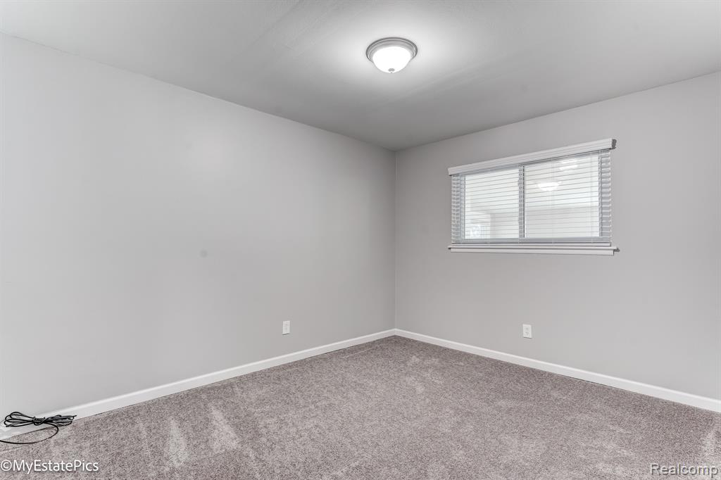 547 S Hawthorne Street Property Photo 31