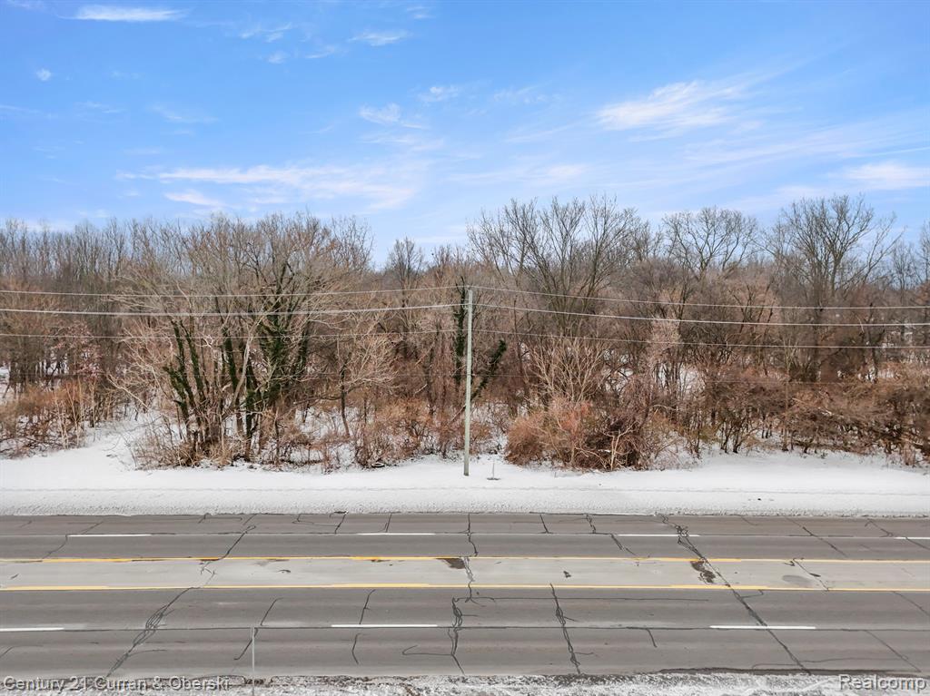27597 Eureka Property Photo 8