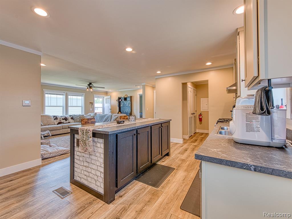 501 Washington Property Photo 3