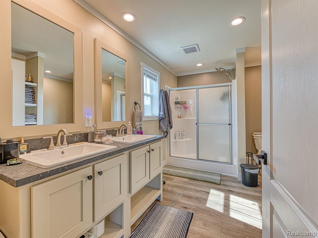 501 Washington Property Photo 15