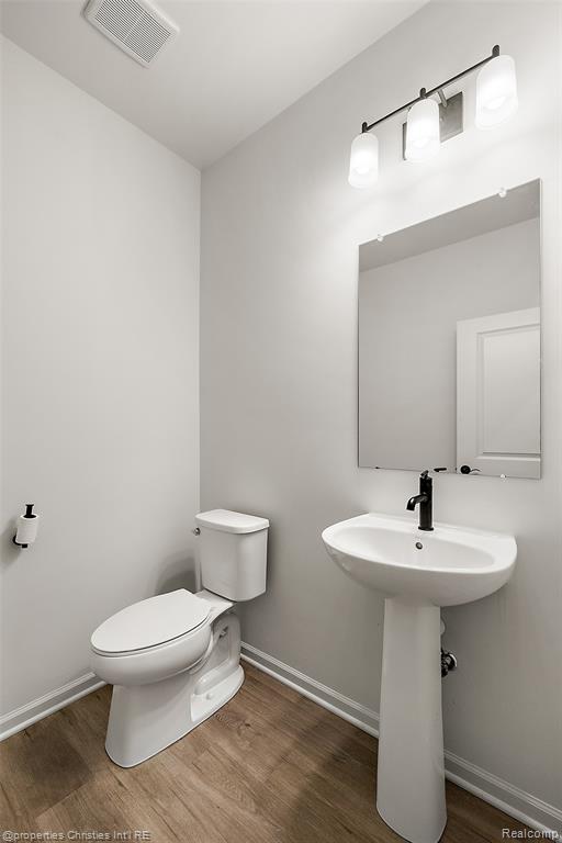 2436 Parkshore Drive Property Photo 8