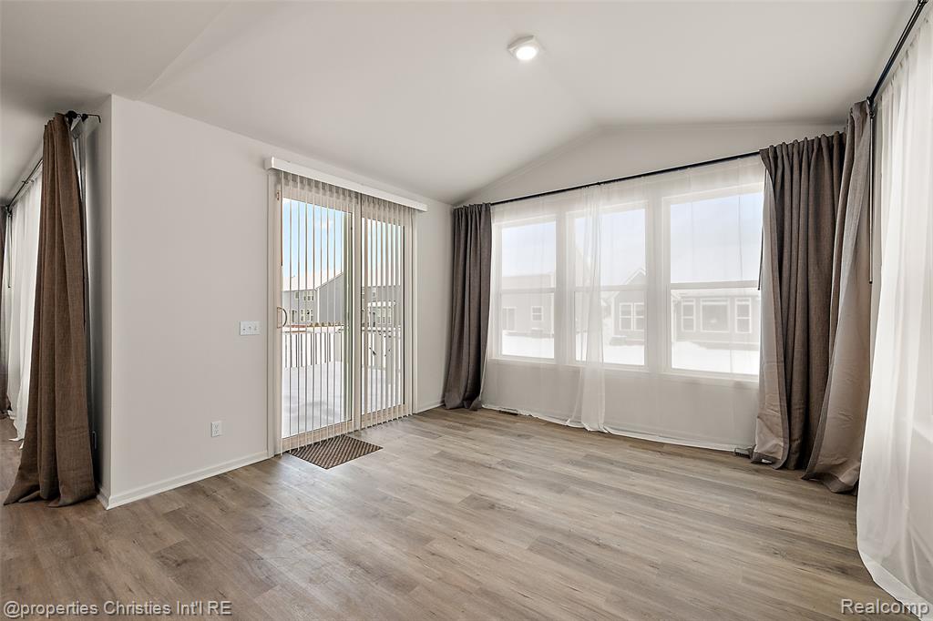 2436 Parkshore Drive Property Photo 22