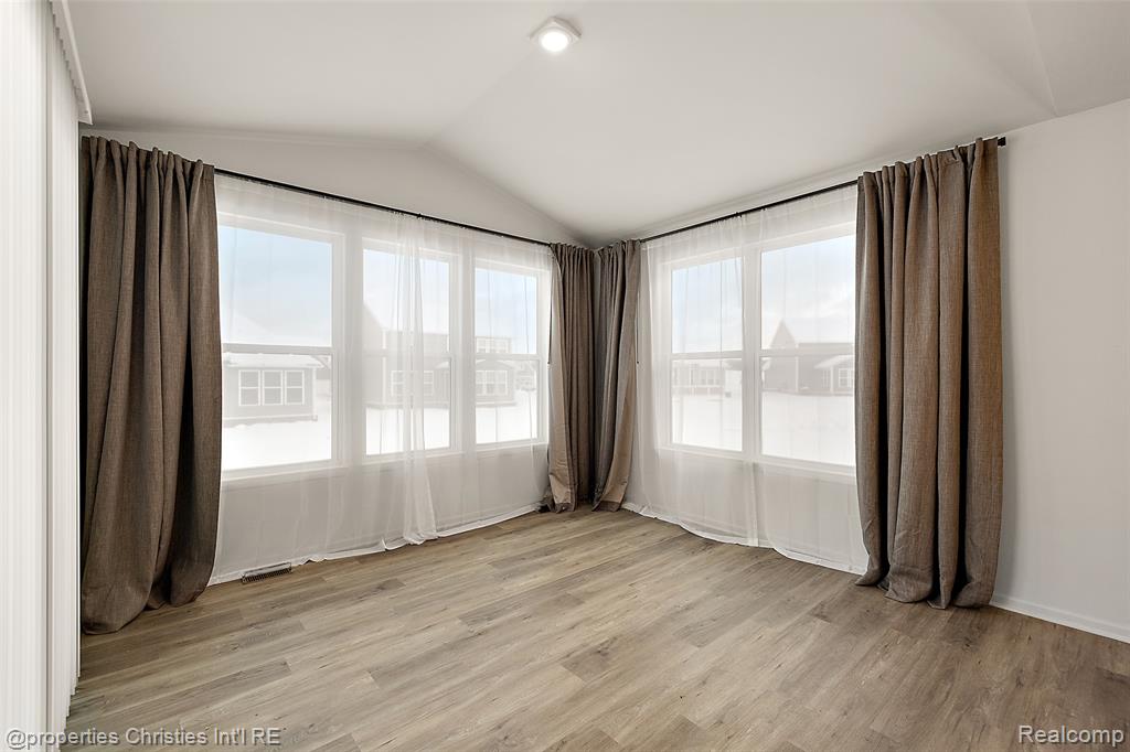 2436 Parkshore Drive Property Photo 23