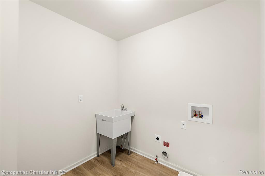 2436 Parkshore Drive Property Photo 42