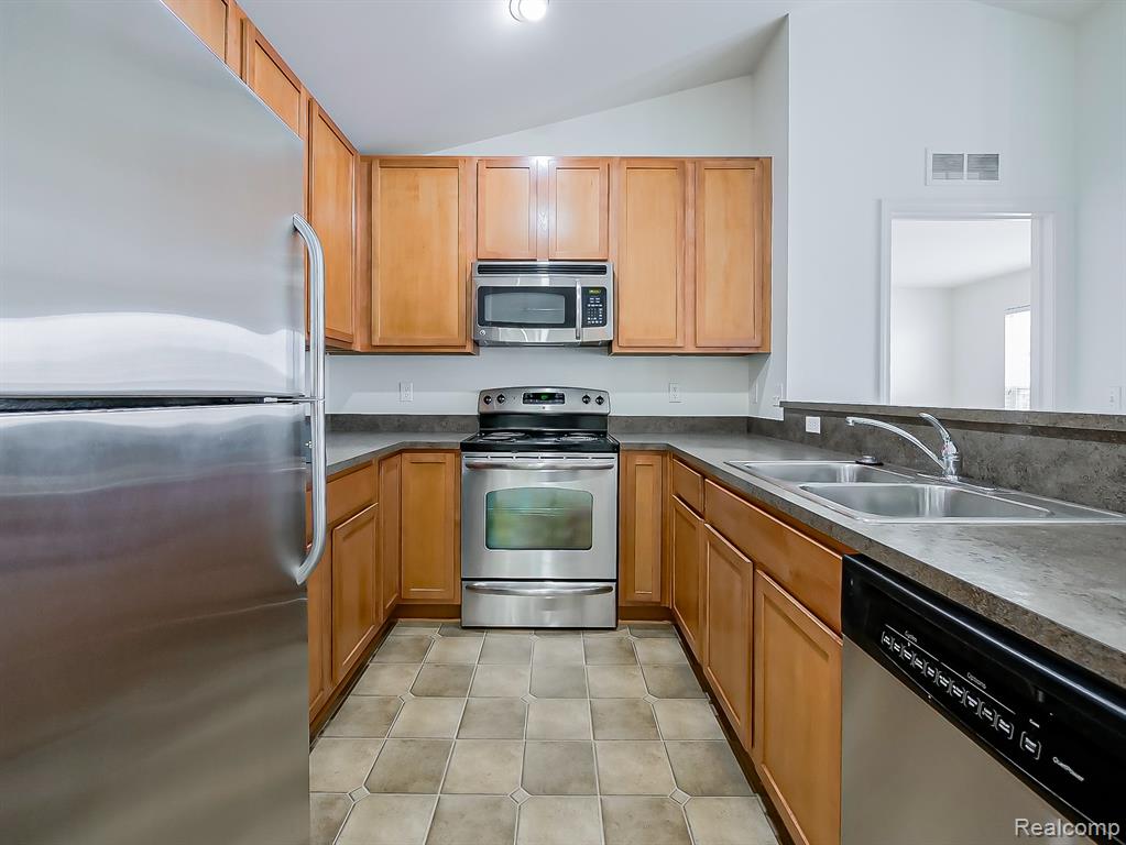 245 Wright Street Property Photo 8