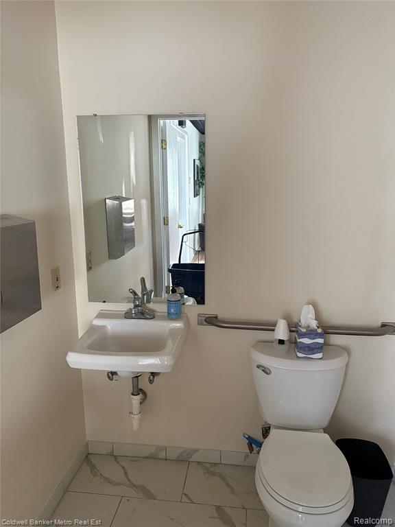 1362 W Huron Street Property Photo 4