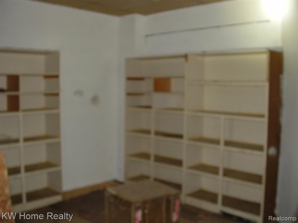 20650 Fenkell Avenue Property Photo 6