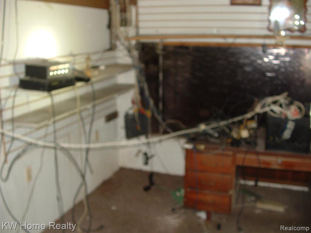 20650 Fenkell Avenue Property Photo 8