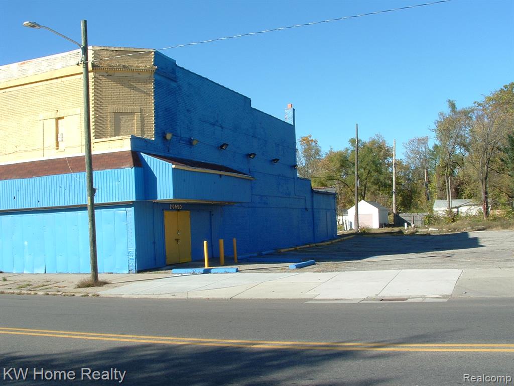 20650 Fenkell Avenue Property Photo 14