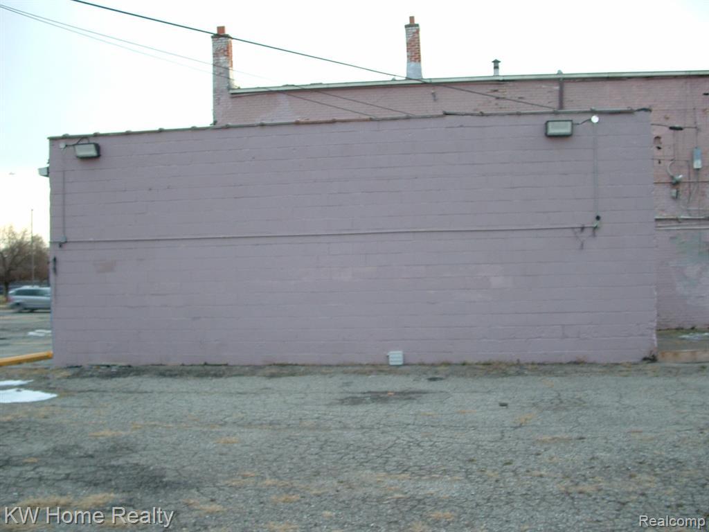 20650 Fenkell Avenue Property Photo 18