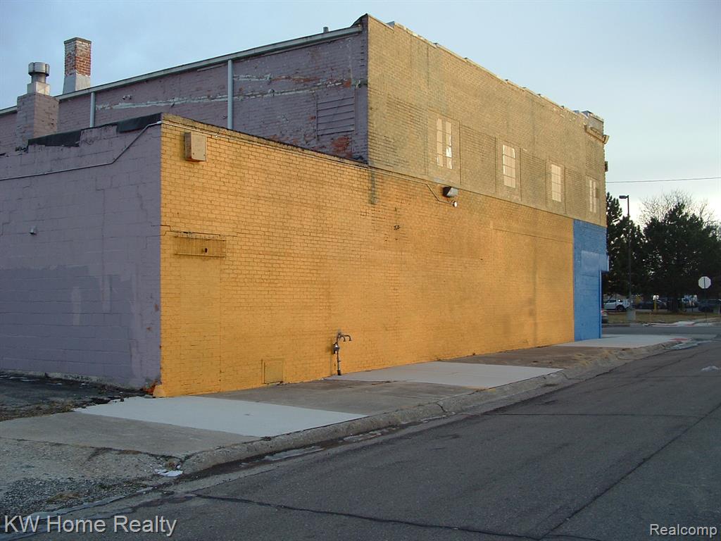 20650 Fenkell Avenue Property Photo 26
