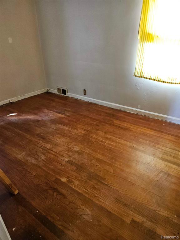 18627 Rutherford Street Property Photo 9