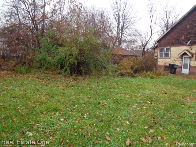 5285 Lenox Street Property Photo 4