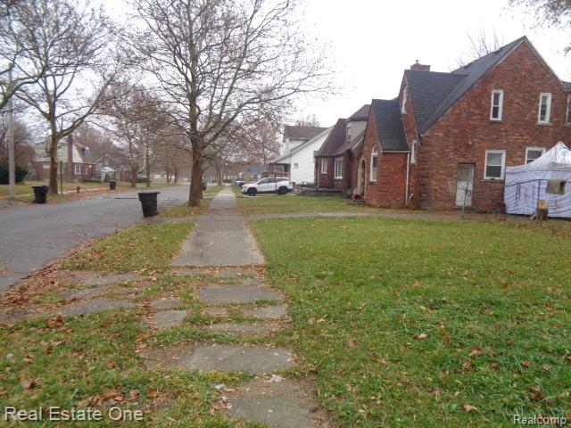 5285 Lenox Street Property Photo 6