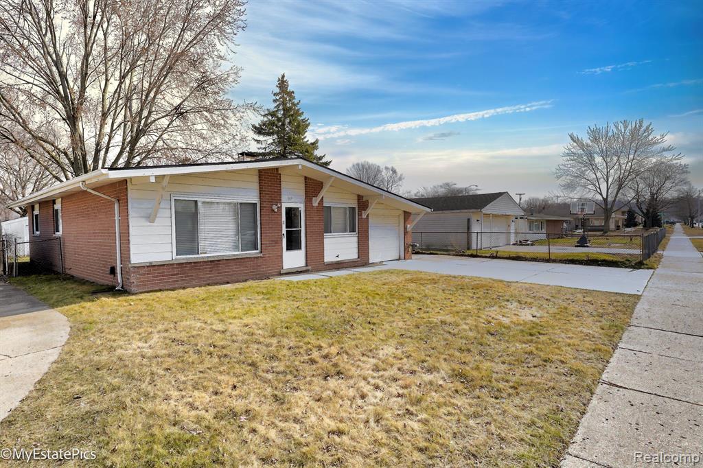547 S Hawthorne Street Property Photo 1