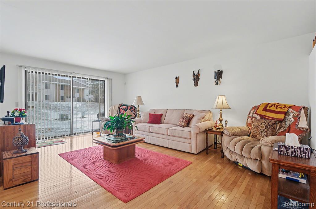 6680 Ridgefield Circle Property Photo 10
