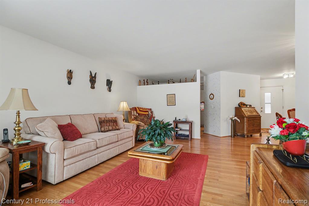 6680 Ridgefield Circle Property Photo 11
