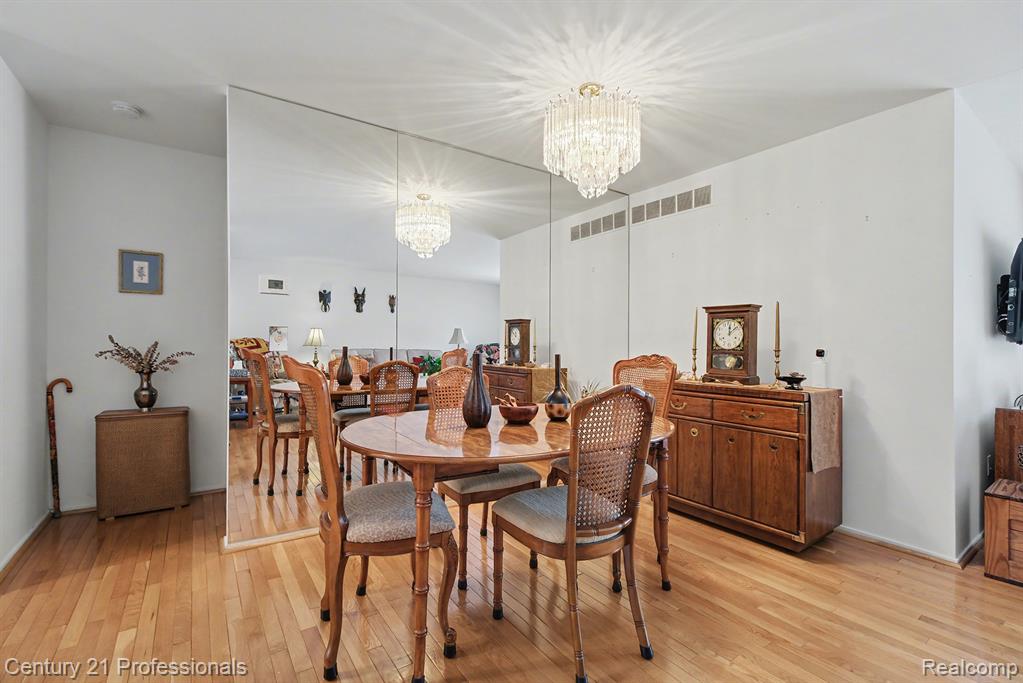 6680 Ridgefield Circle Property Photo 13