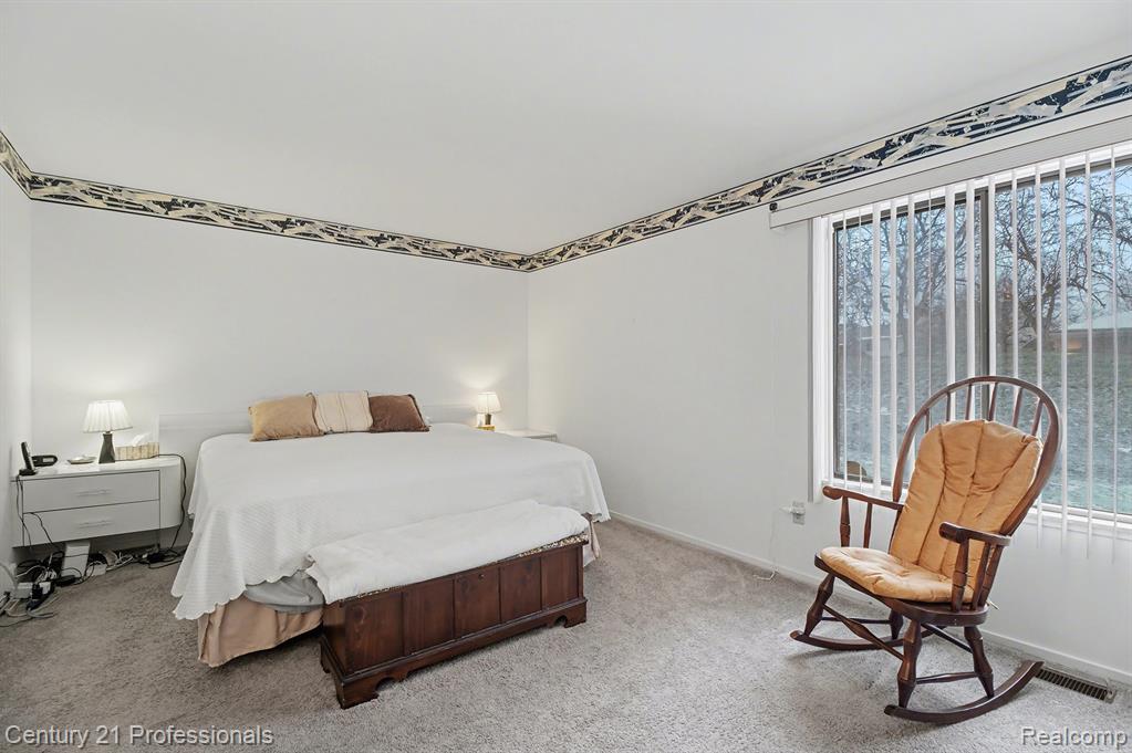 6680 Ridgefield Circle Property Photo 16