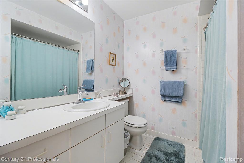 6680 Ridgefield Circle Property Photo 18