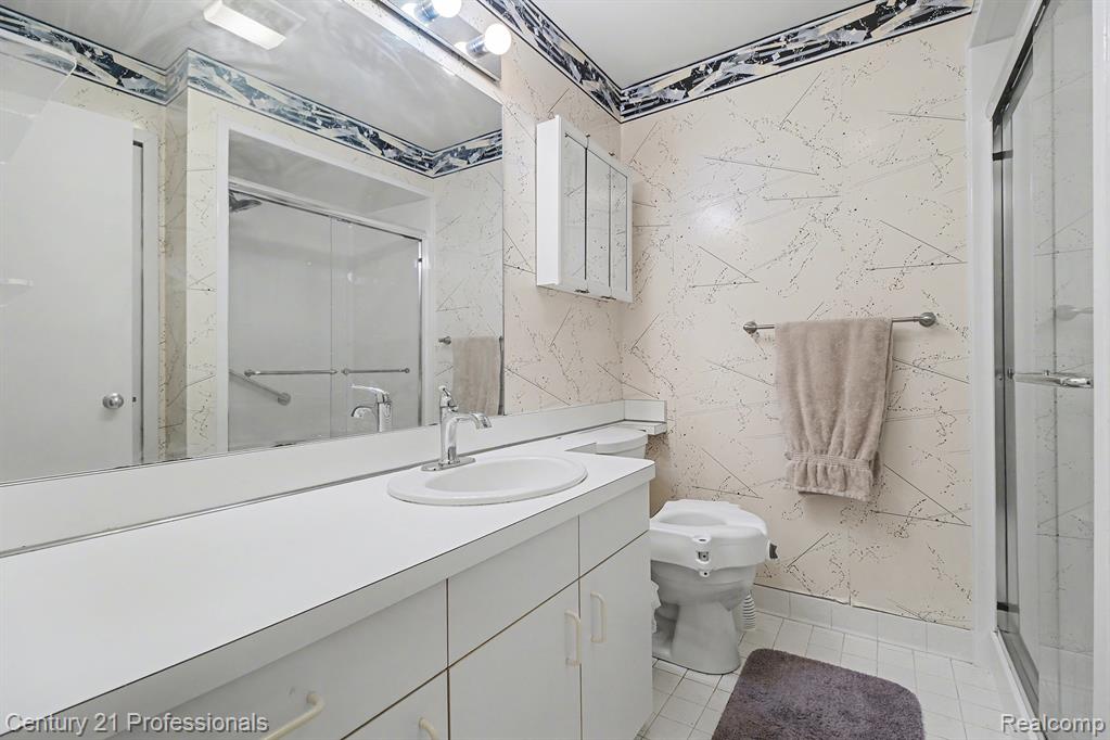6680 Ridgefield Circle Property Photo 19