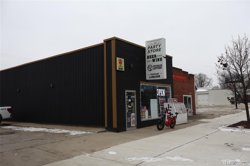 73 W Sanilac Road Property Photo 1