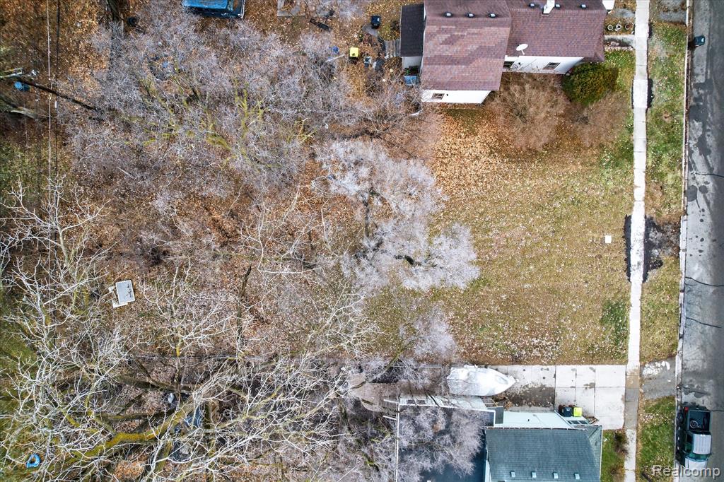 404 Almyra Avenue Property Photo 4