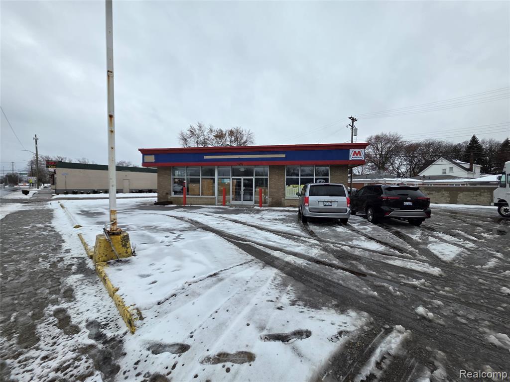 2476 Dix Highway Property Photo 1
