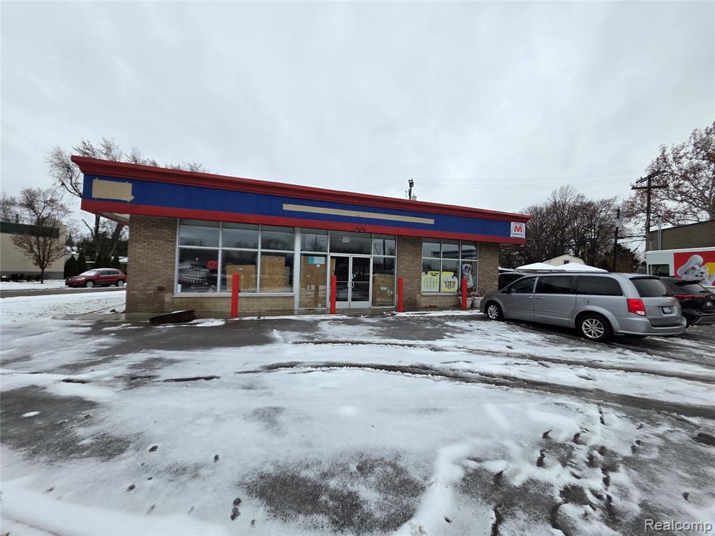 2476 Dix Highway Property Photo 2