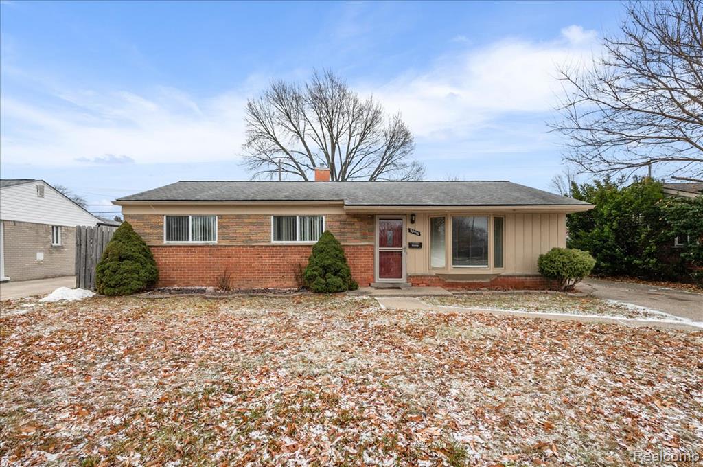32416 Exeter Drive Property Photo 2
