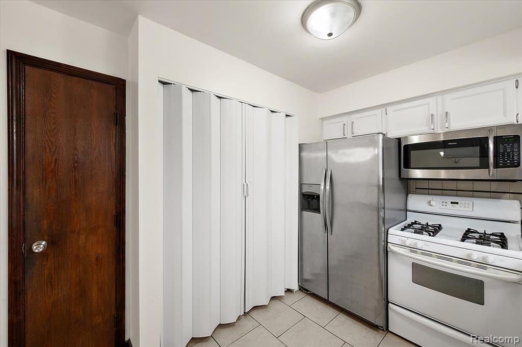 32416 Exeter Drive Property Photo 12
