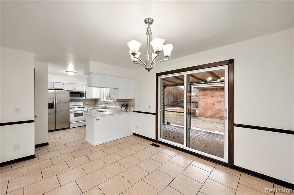 32416 Exeter Drive Property Photo 16