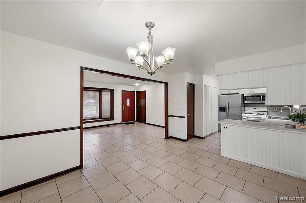 32416 Exeter Drive Property Photo 17