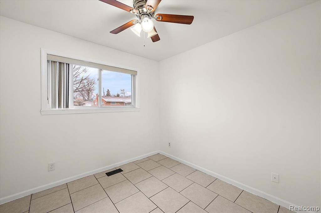 32416 Exeter Drive Property Photo 19