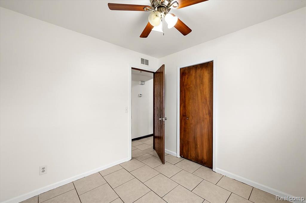 32416 Exeter Drive Property Photo 20