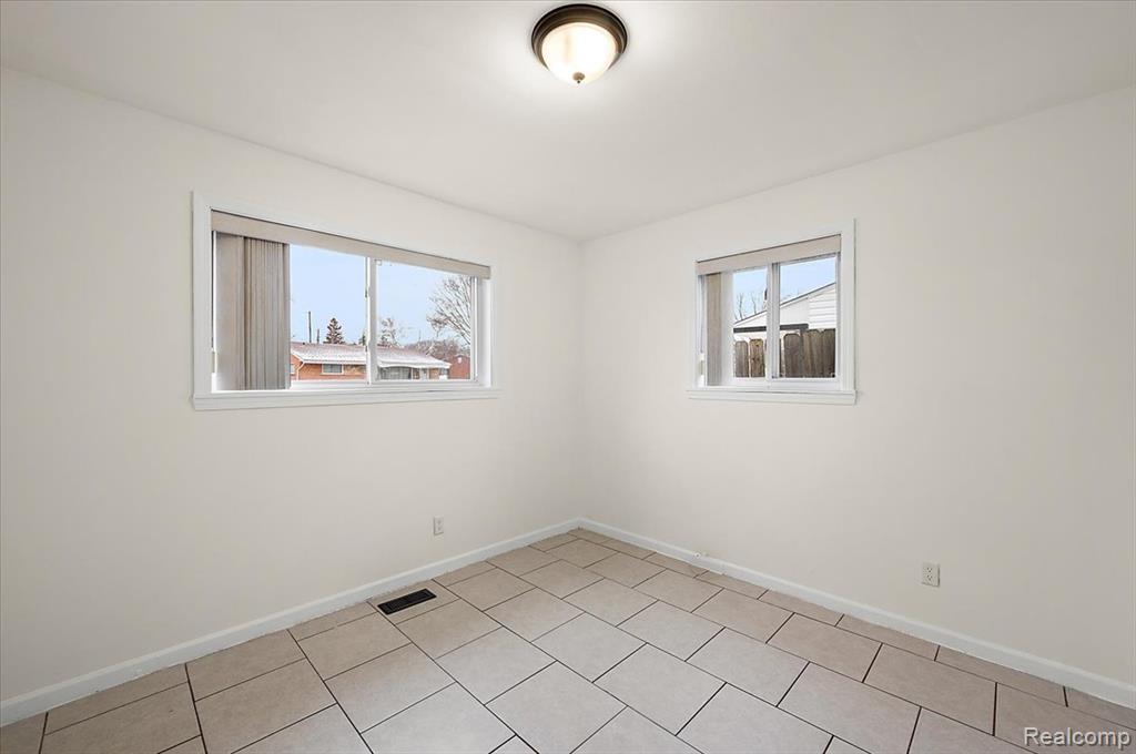 32416 Exeter Drive Property Photo 21