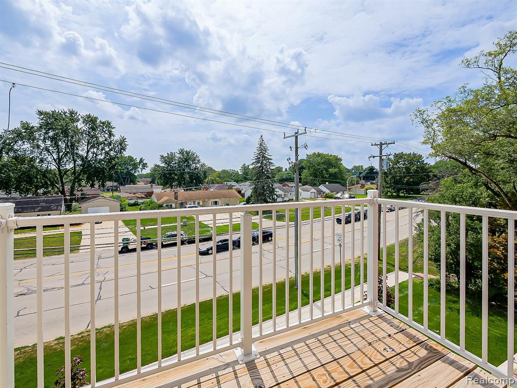 31480 Warren Road Property Photo 9