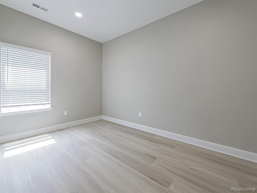 31480 Warren Road Property Photo 11
