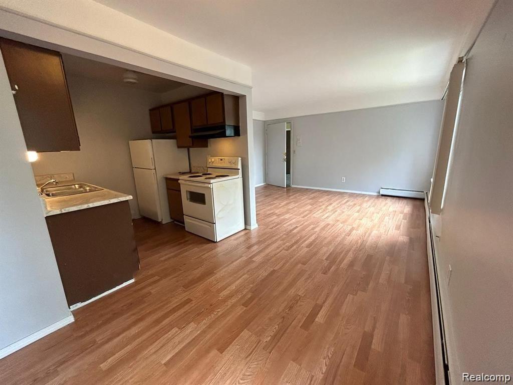 16480 E 9 Mile Road Property Photo 6
