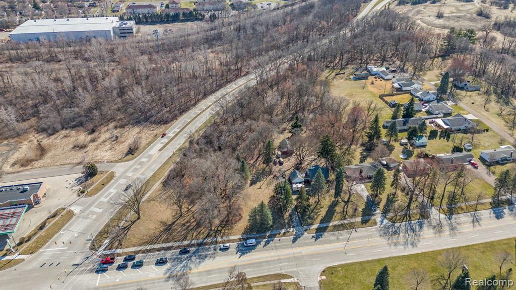 405 W Walton Boulevard Property Photo 4