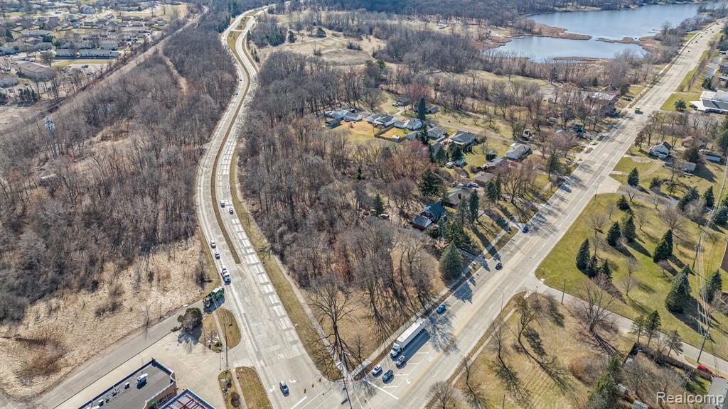 405 W Walton Boulevard Property Photo 6