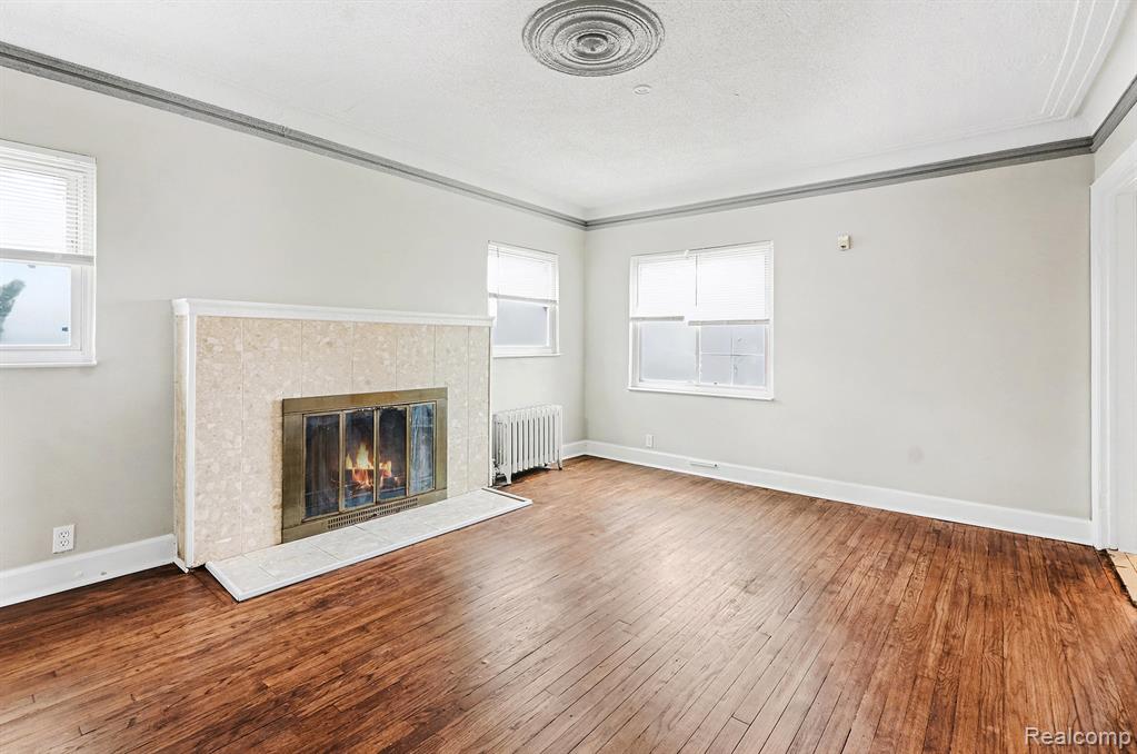 15065 Lincoln Avenue Property Photo 6