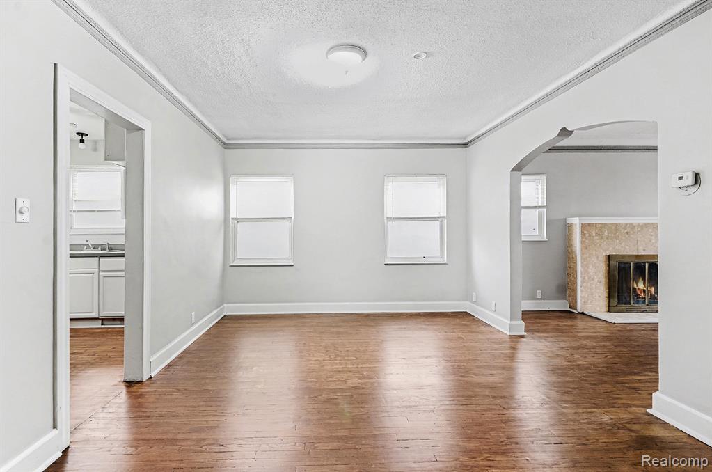 15065 Lincoln Avenue Property Photo 10