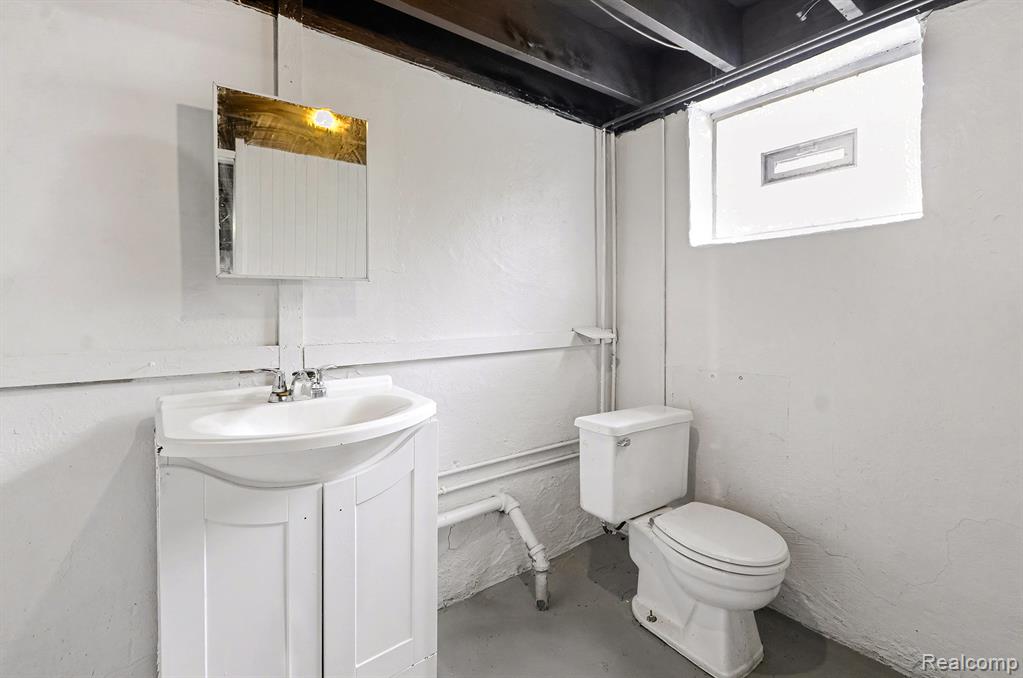15065 Lincoln Avenue Property Photo 21