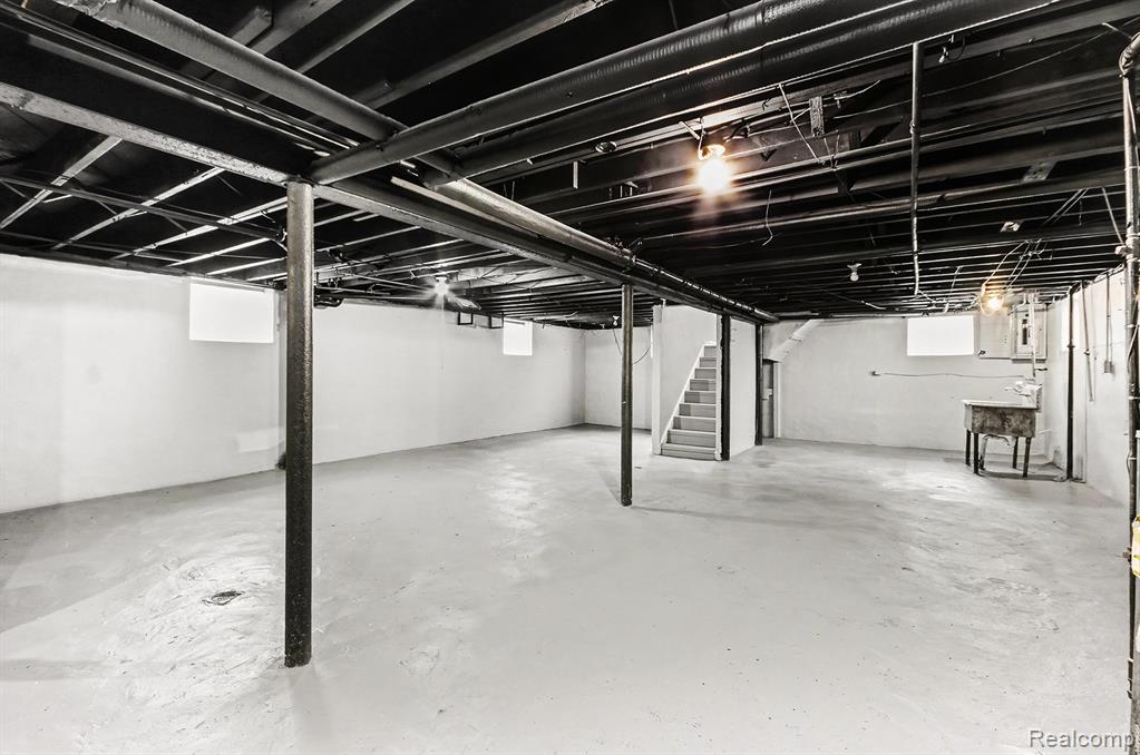 15065 Lincoln Avenue Property Photo 22