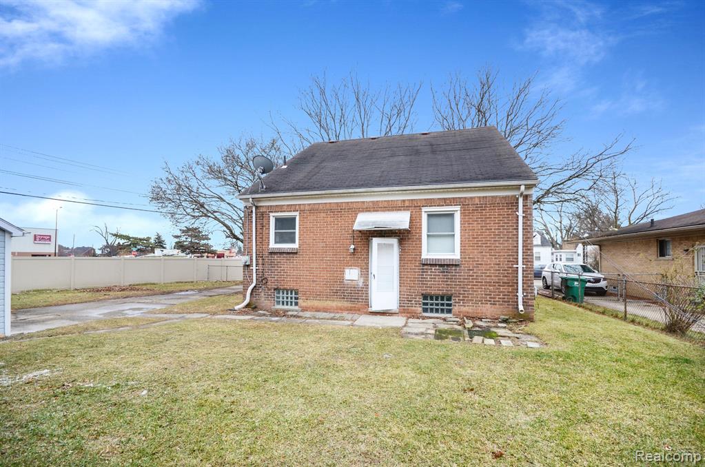 15065 Lincoln Avenue Property Photo 25