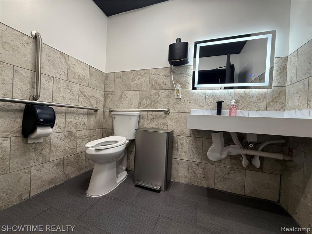 50930 Romeo Property Photo 10